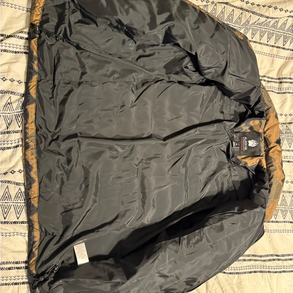 Alaskan Hardgear By Duluth Trading Co Camo puffer Jacket - Picture 3 of 5